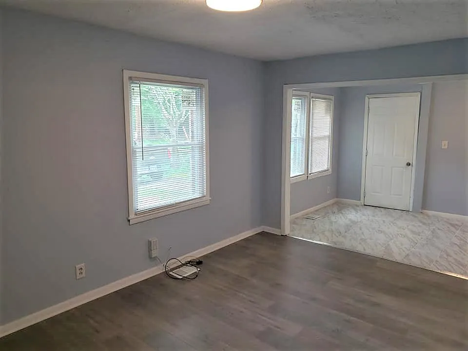 South Atlanta — Photo 3
