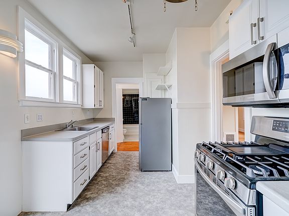 4th image of 110 Hancock St #110B