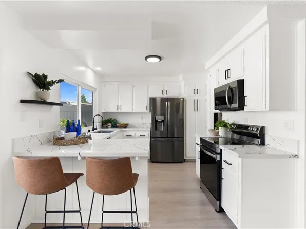 11338 Grand Manan Dr, Cypress, CA 90630