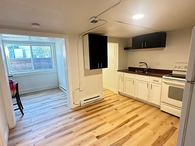 911 3rd Ave N #1 — Photo 2