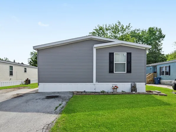 33 Cherry Ln, Bourbonnais, IL 60914