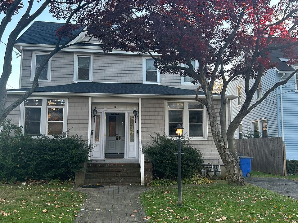 Front entrance (has rear entrance as well)