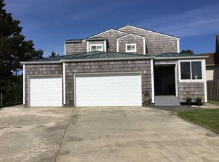 2915 Ruby Ct, Bandon, OR 97411