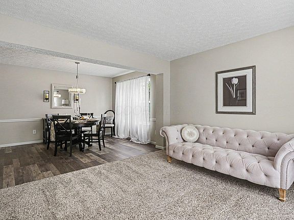 4th image of 240 Dogwood Dr