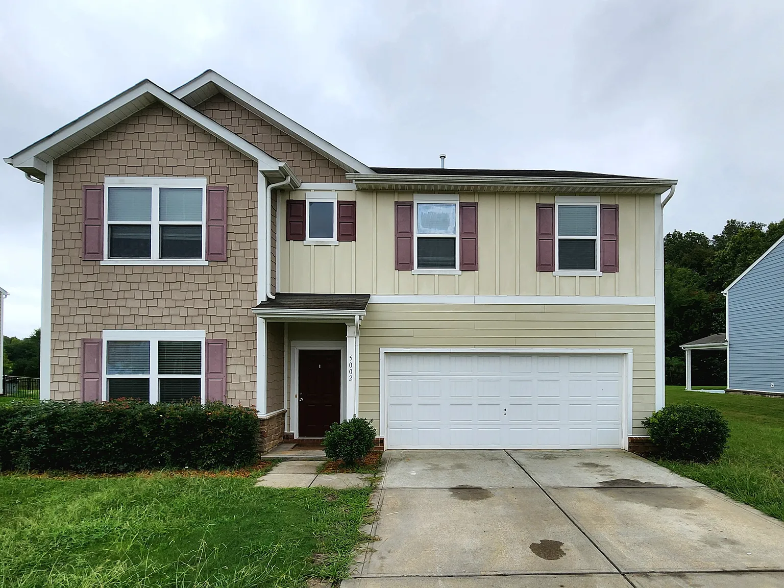 4 bed, 2.5 bath, 2622 sqft, $2,290 — Photo 1