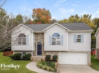 5040 Fiddlers Run Dr, Kernersville, NC 27284