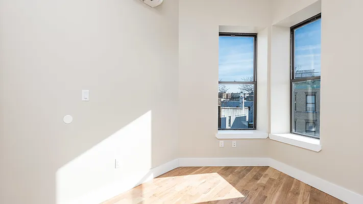 Rented by Nooklyn NYC LLC | media 25