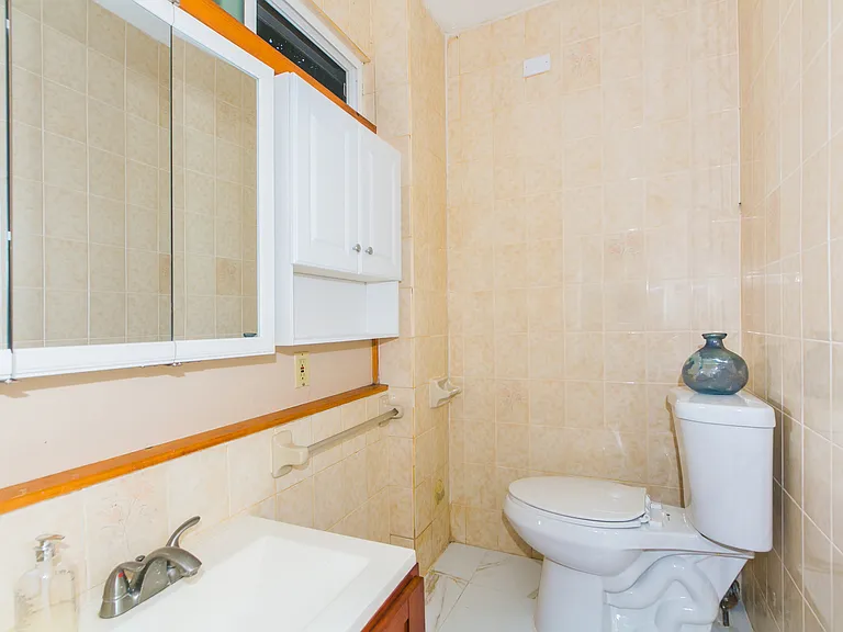 953 Ailuna St #B — Photo 6