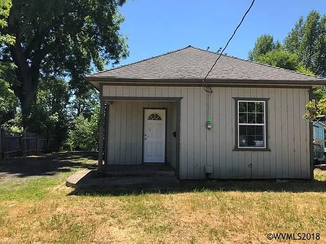 604 E Main St photo 1