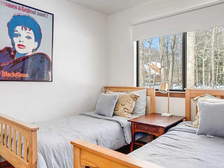 10 Wooded Oak Ln — Photo 13