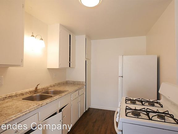 5th image of 2405 Sumac Dr
