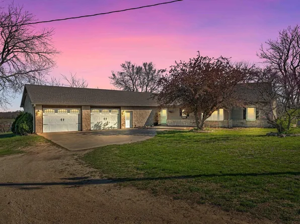 764 E 1st Rd, Overbrook, KS 66524