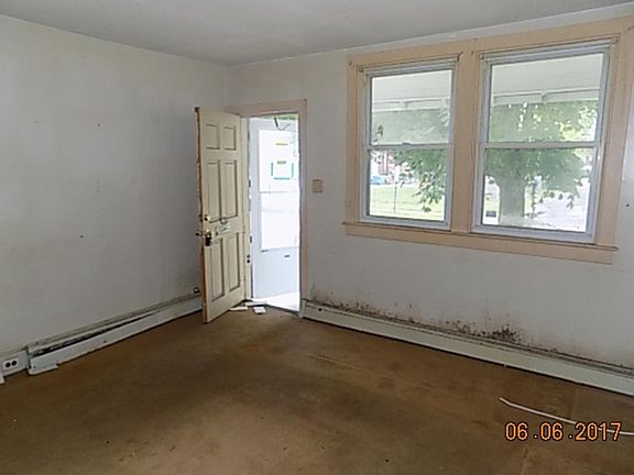 5th image of 3716 Frosthoffer Ave