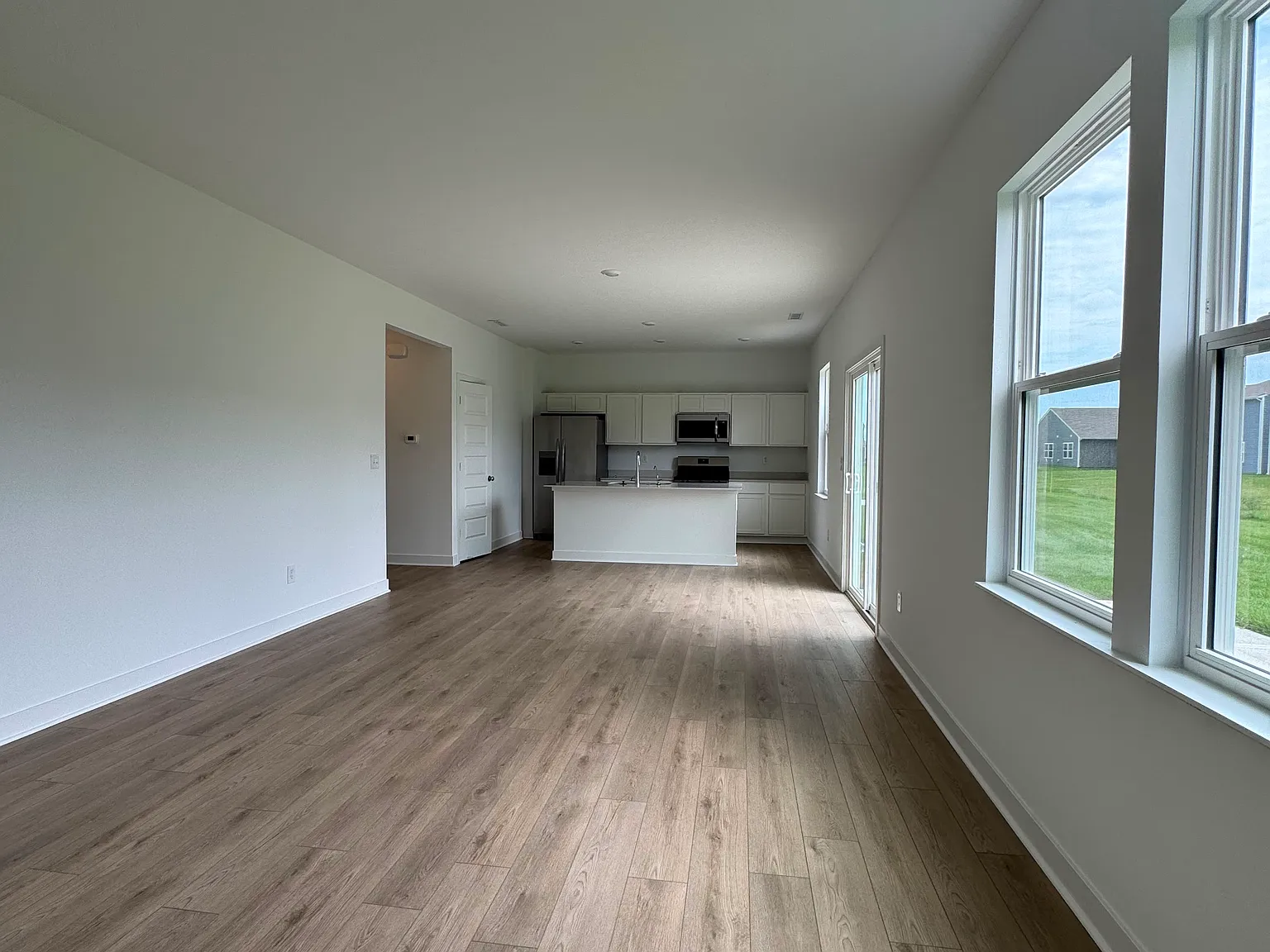 4 bed, 2.5 bath, 1794 sqft, $2,200 — Photo 4