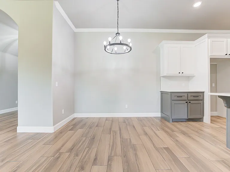 2728 Dunham Dr — Photo 11