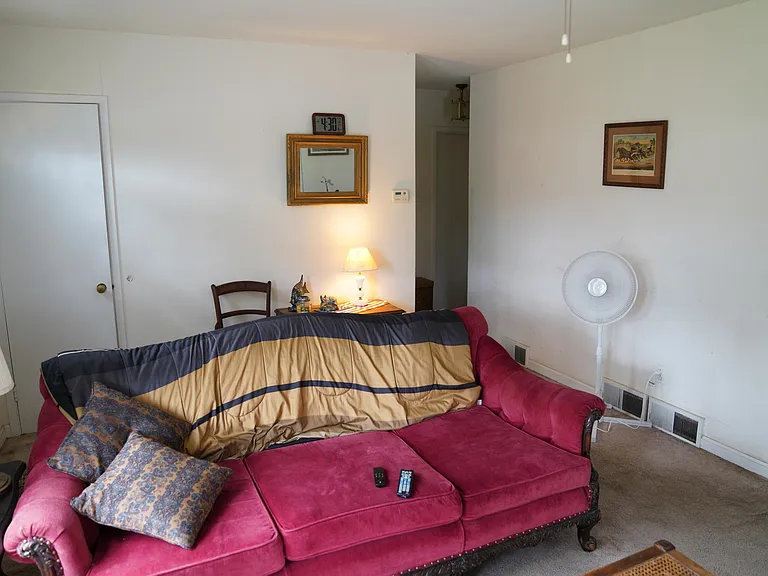 551 Woodside Ave — Photo 8