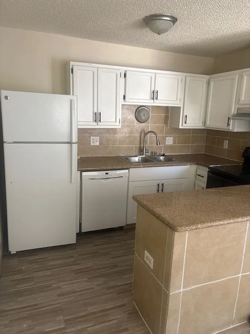 4223 Zavala Street JD5 — Photo 2