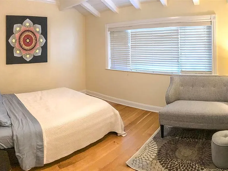 1513 Williams Ave — Photo 9