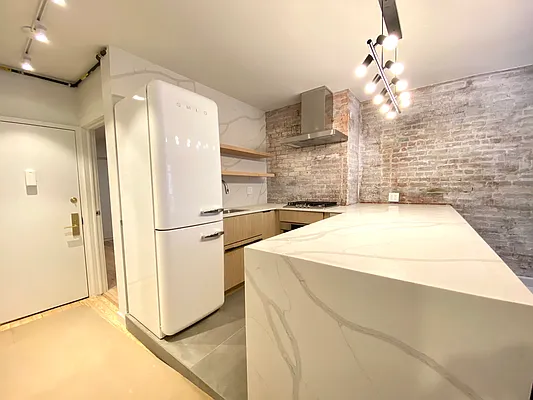 Rented by Nolita Group | media 9
