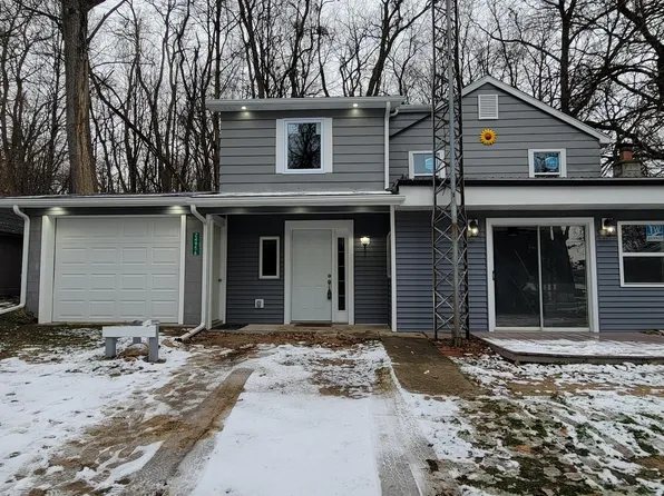 24956 Lake Shore Dr, Dowagiac, MI 49047