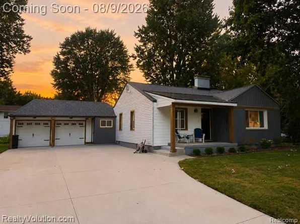 219 Church St, Almont, MI 48003