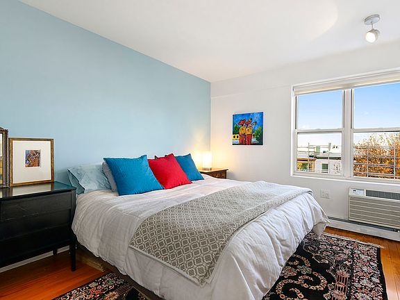 4th image of 317 16th St APT 4C