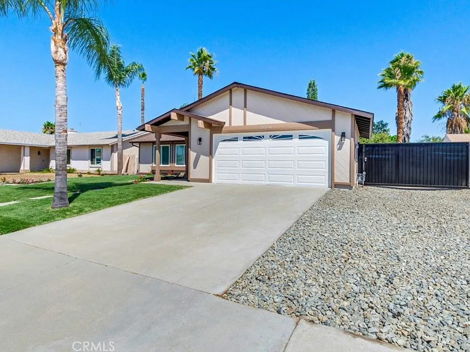 26294 Lazy Creek Rd