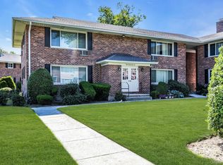 294 Edmunton Drive #k19, North Babylon, NY 11703