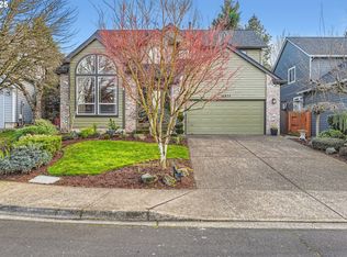 16875 NW Paddington Dr, Beaverton, OR 97006