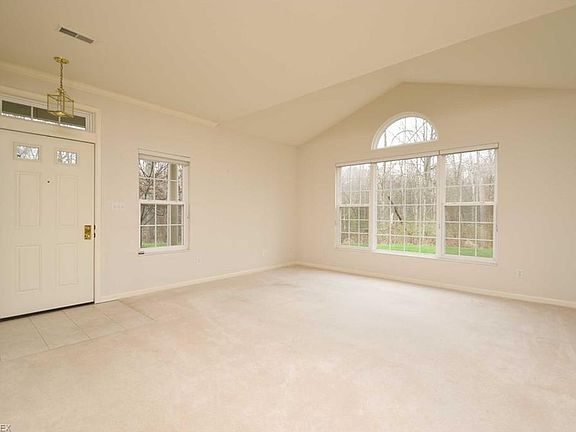2nd image of 25 Hunters Woods Blvd