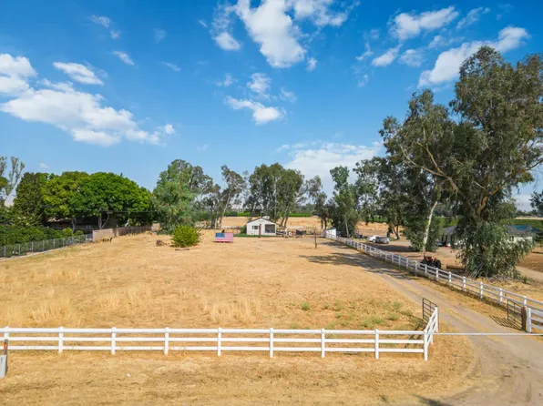 3520 N Bethel Ave, Sanger, CA 93657