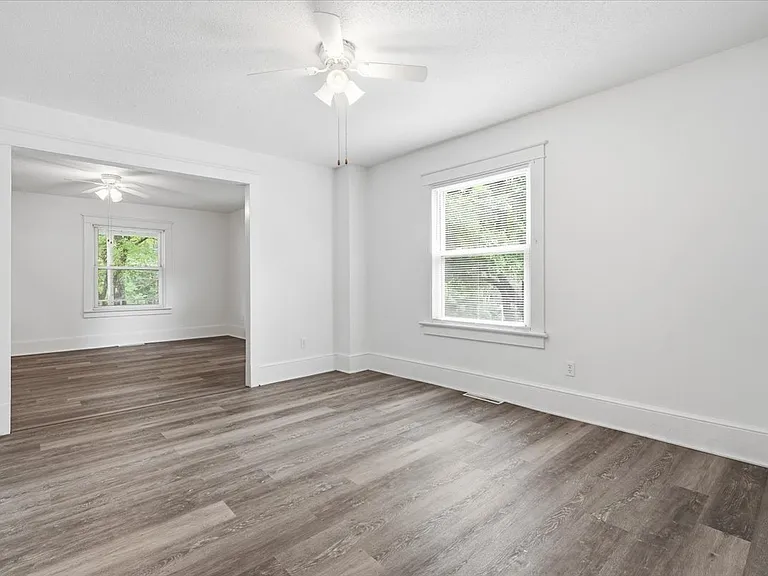 64 Penn St — Photo 14