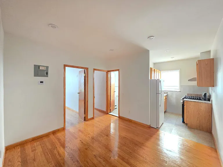 1855 74th St #2RR — Photo 4