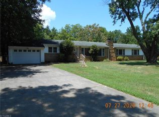 4550 Old Town Dr, Winston Salem, NC 27106