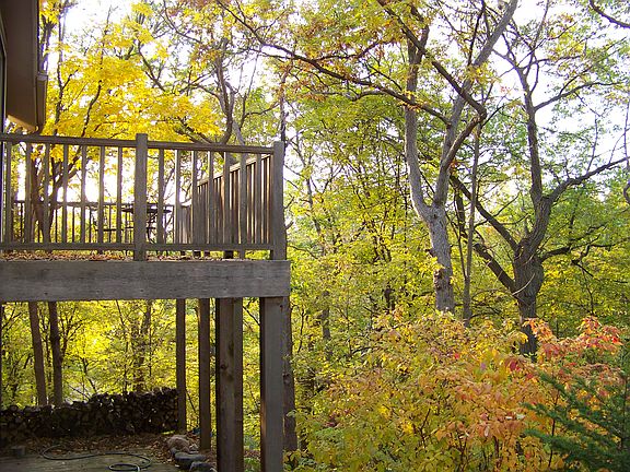 Front alcony and deck