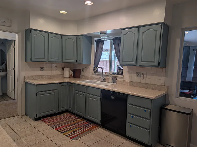1117 E Maryland Ave — Photo 14