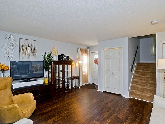 3rd image of 27 Curry Ln #27