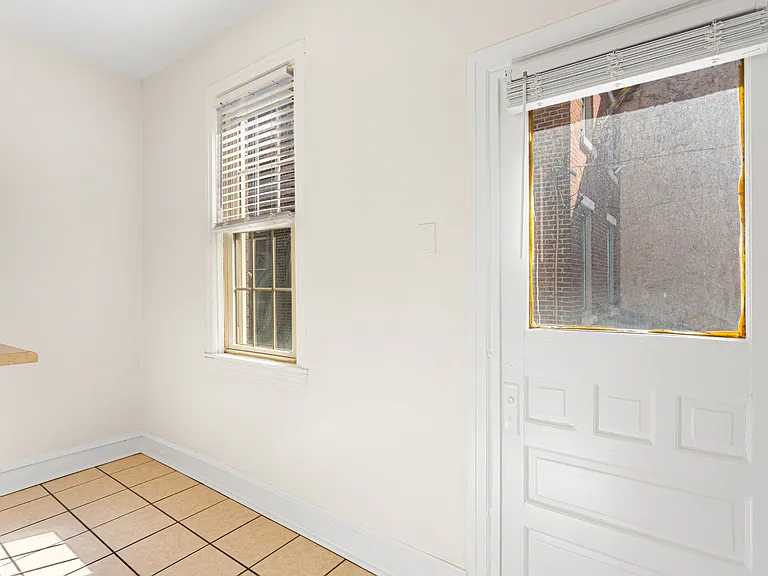 202 E Girard Ave #1 — Photo 9
