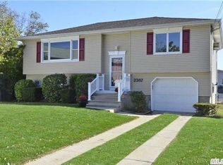 2387 Jackson Ave, Seaford, NY 11783