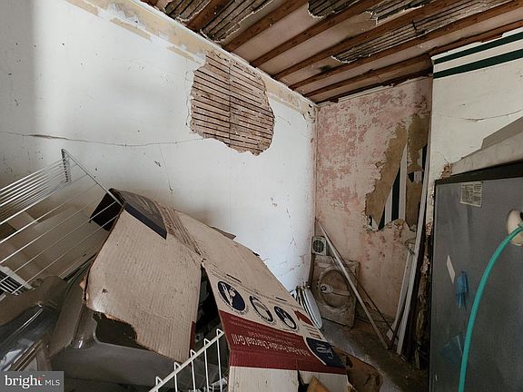 4th image of 1632 N Fulton Ave