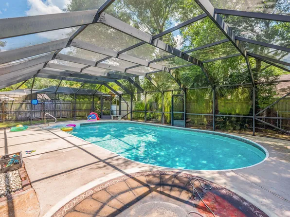 22 James Dr, Shalimar, FL 32579