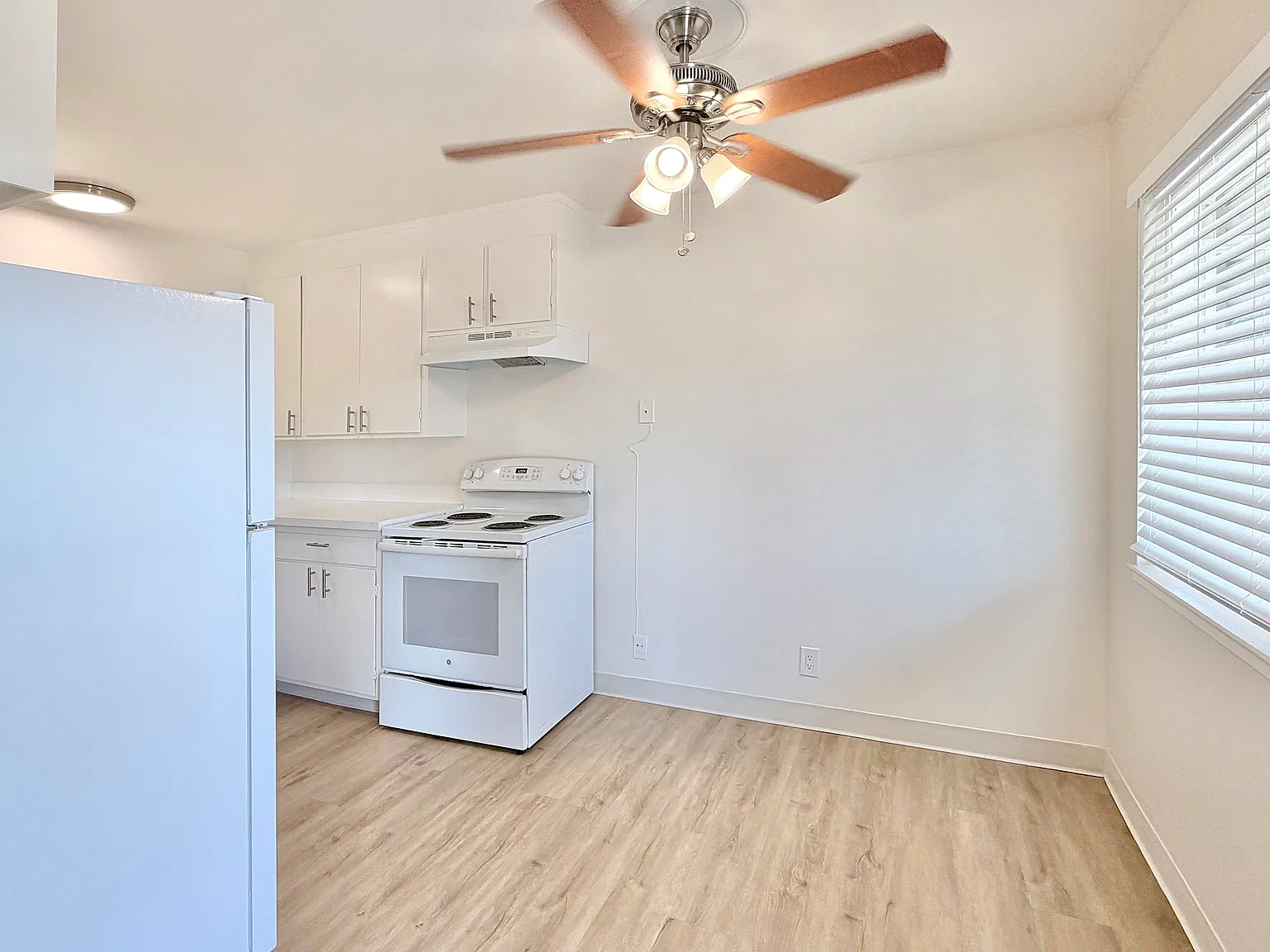 2351 Sutter Ave — Photo 2