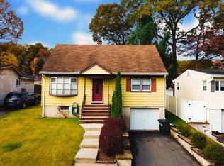 33 Redwood Ave, Wayne, NJ 07470