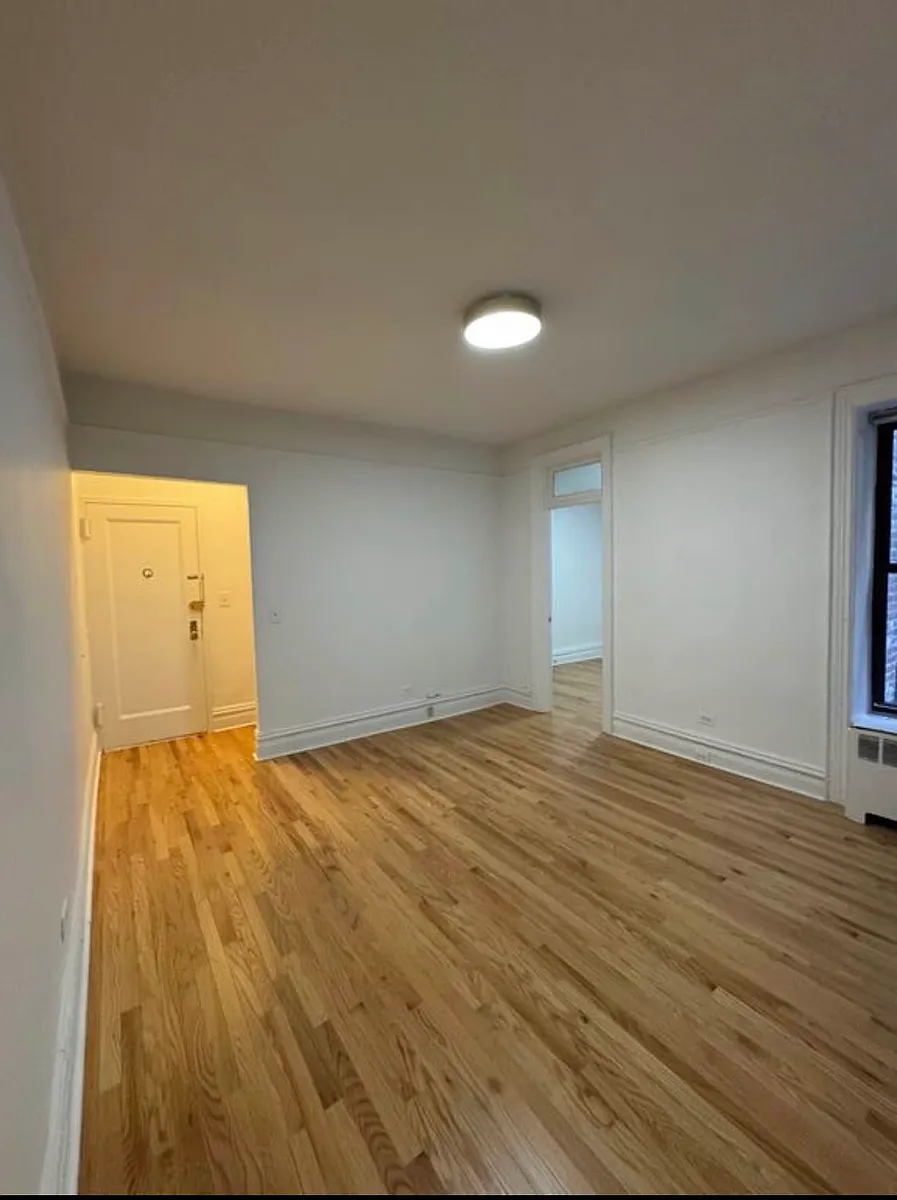 Building Photo - 250 Riverside Dr #26A