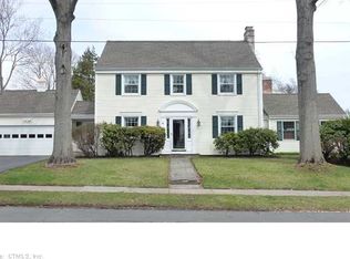4 Westmoreland Dr, West Hartford, CT 06117