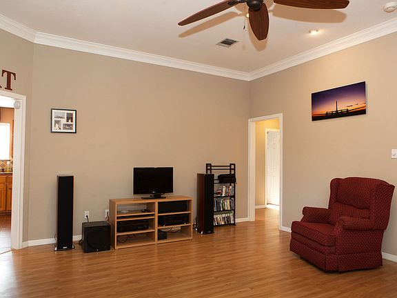 3rd image of 10320 Sierra West Dr