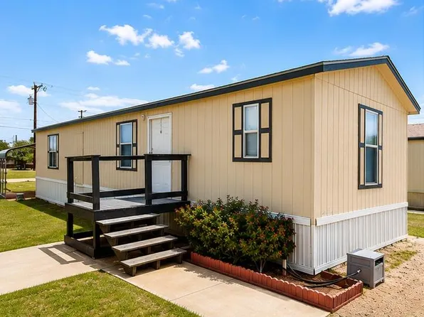 402 SW 12th St, Andrews, TX 79714