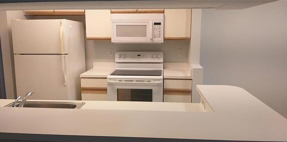 1st image of 9933 Westview Dr APT 427