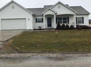 914 E Newkirk St, Tuscola, IL 61953