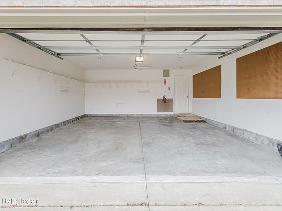 4th image of 6003 Woodhaven Place Cir